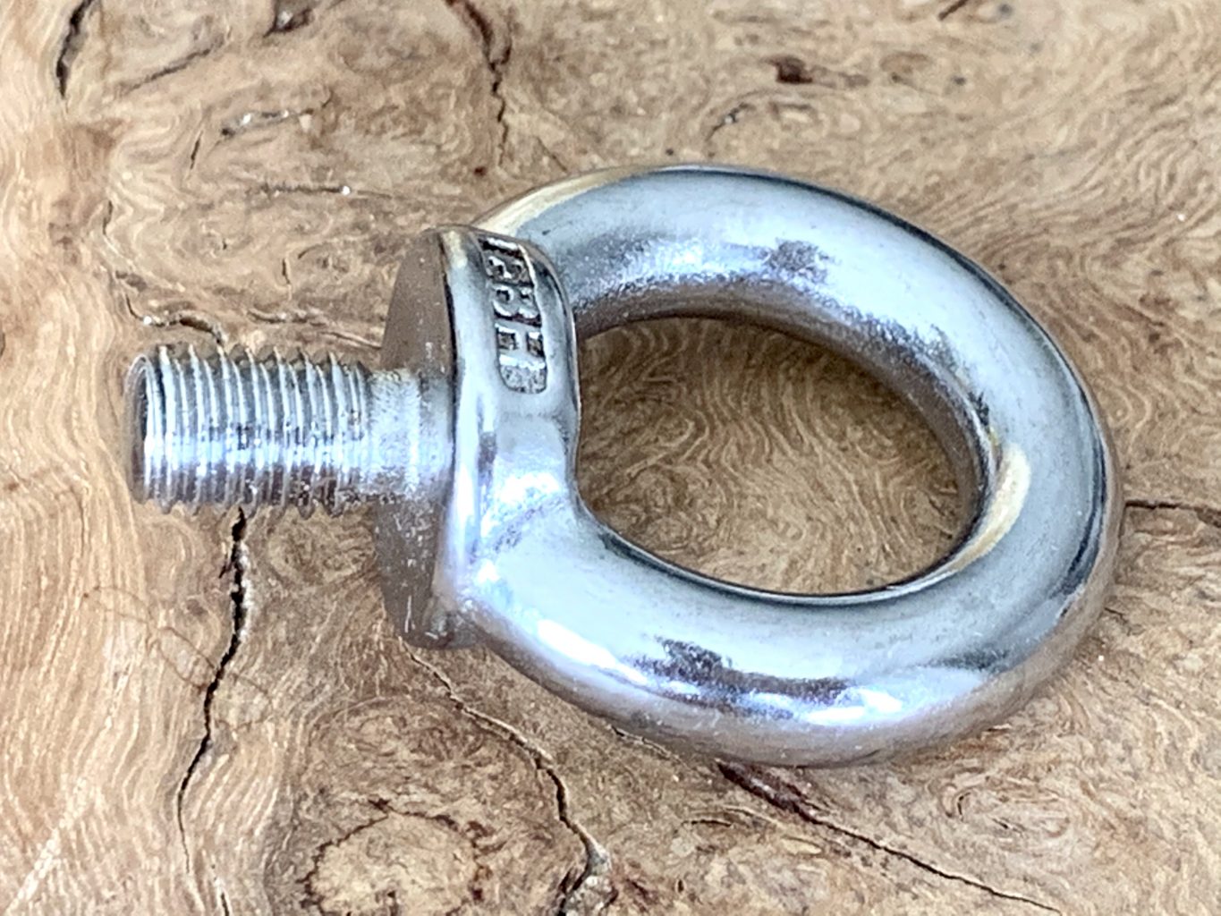 CM009B Eyebolt M8