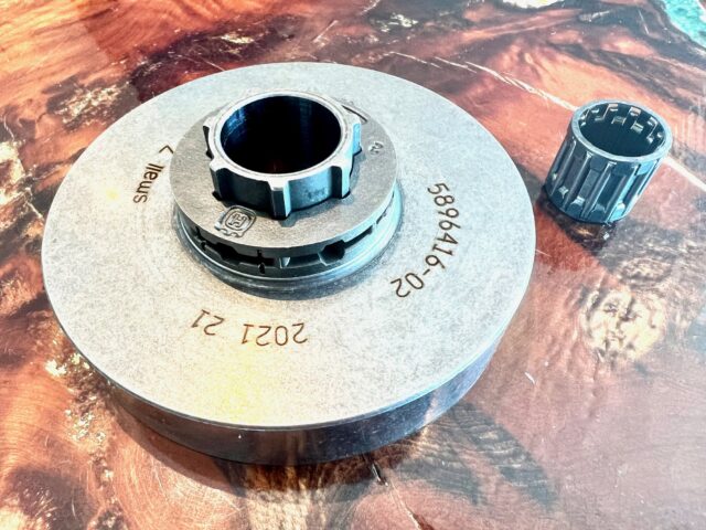 589 64 16-02 Husqvarna 325 x7 tooth Rim and Sprocket [Fits 545XP Mk II] - Image 3