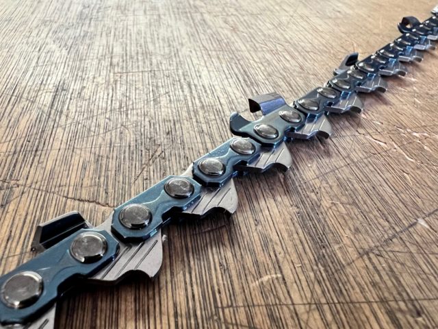 75EXJ100R NEW Oregon Full Skip Chisel 3/8 .063[1.6mm] 100ft Reel = 1640 Drive Links [includes joiners and tie straps] - Image 2