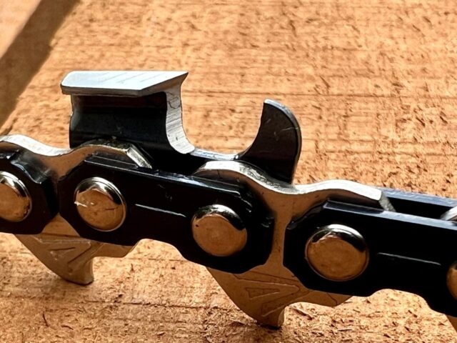 (P+3/8-050-FSL) Panther Full Skip Chisel Chain 3/8 .050[1.3mm] [ONLY IN 96 and 108 drive links] - Image 2