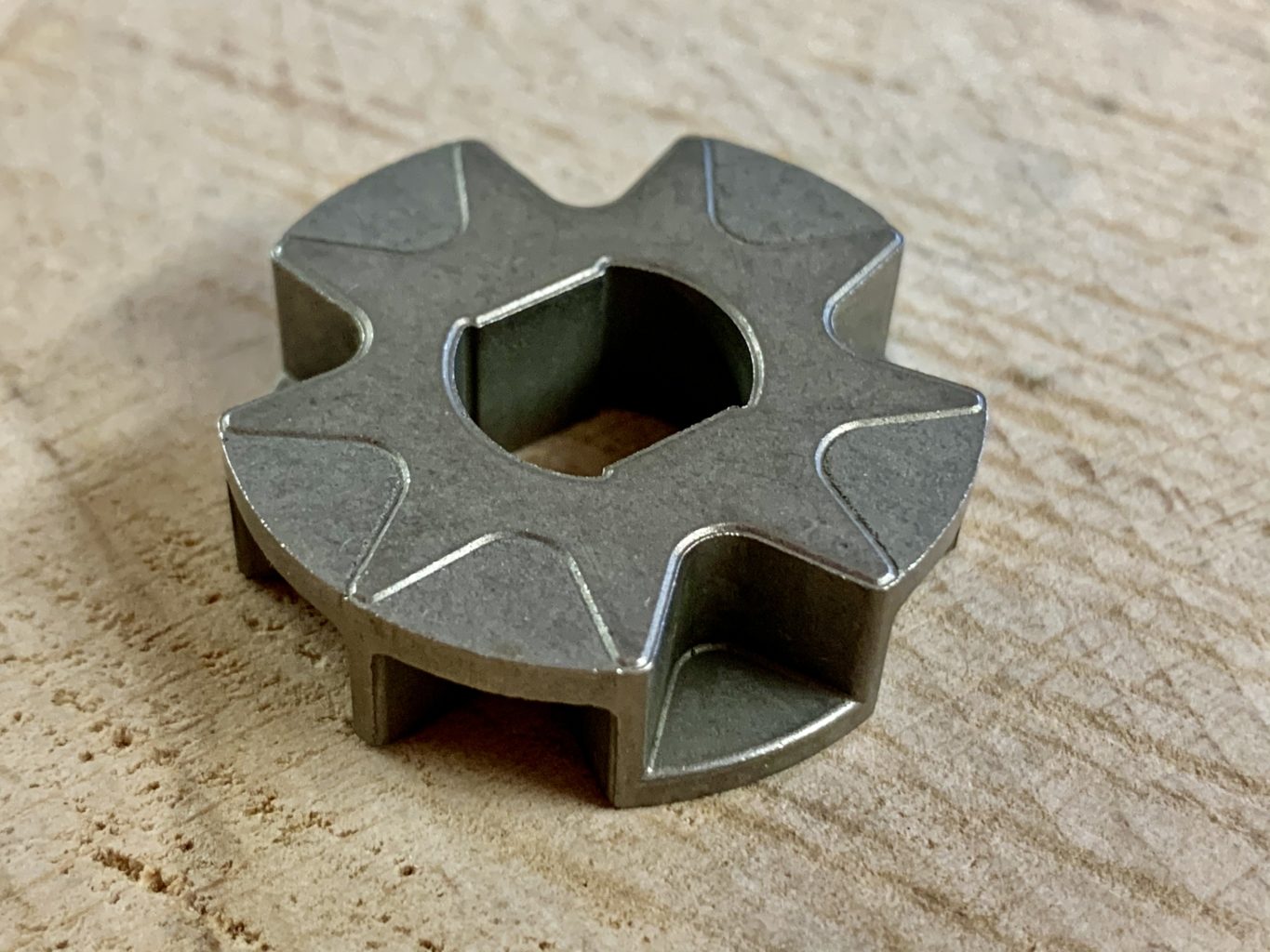 221-528-7-Makita-Carving-Spur-Sprocket-1