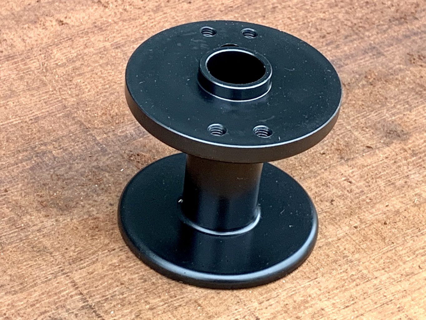 CM050 Main Winch Drum holds 1215m of winch line.