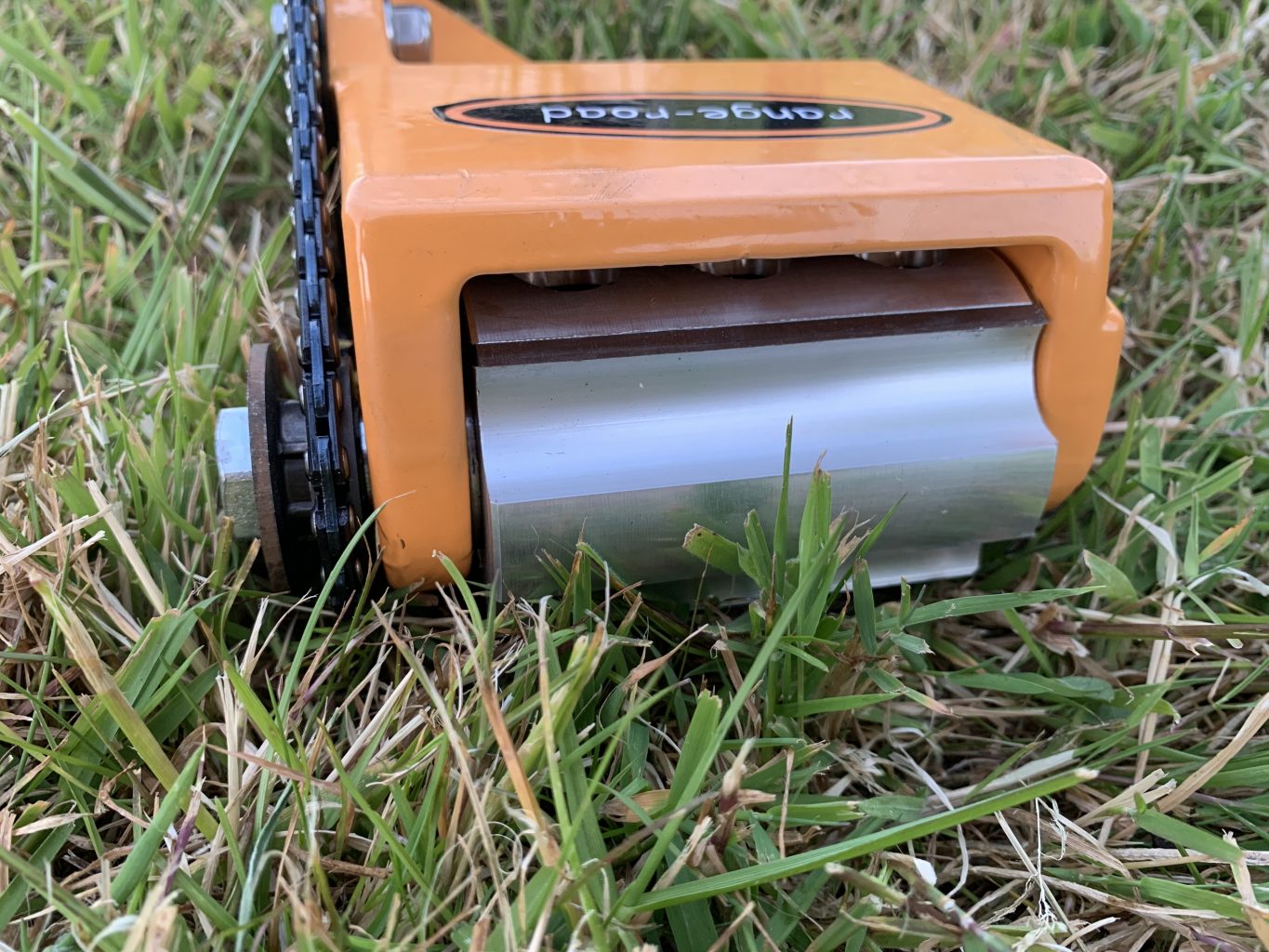 RRDB Chainsaw Universal De Barker Tool will fit to small chainsaws.