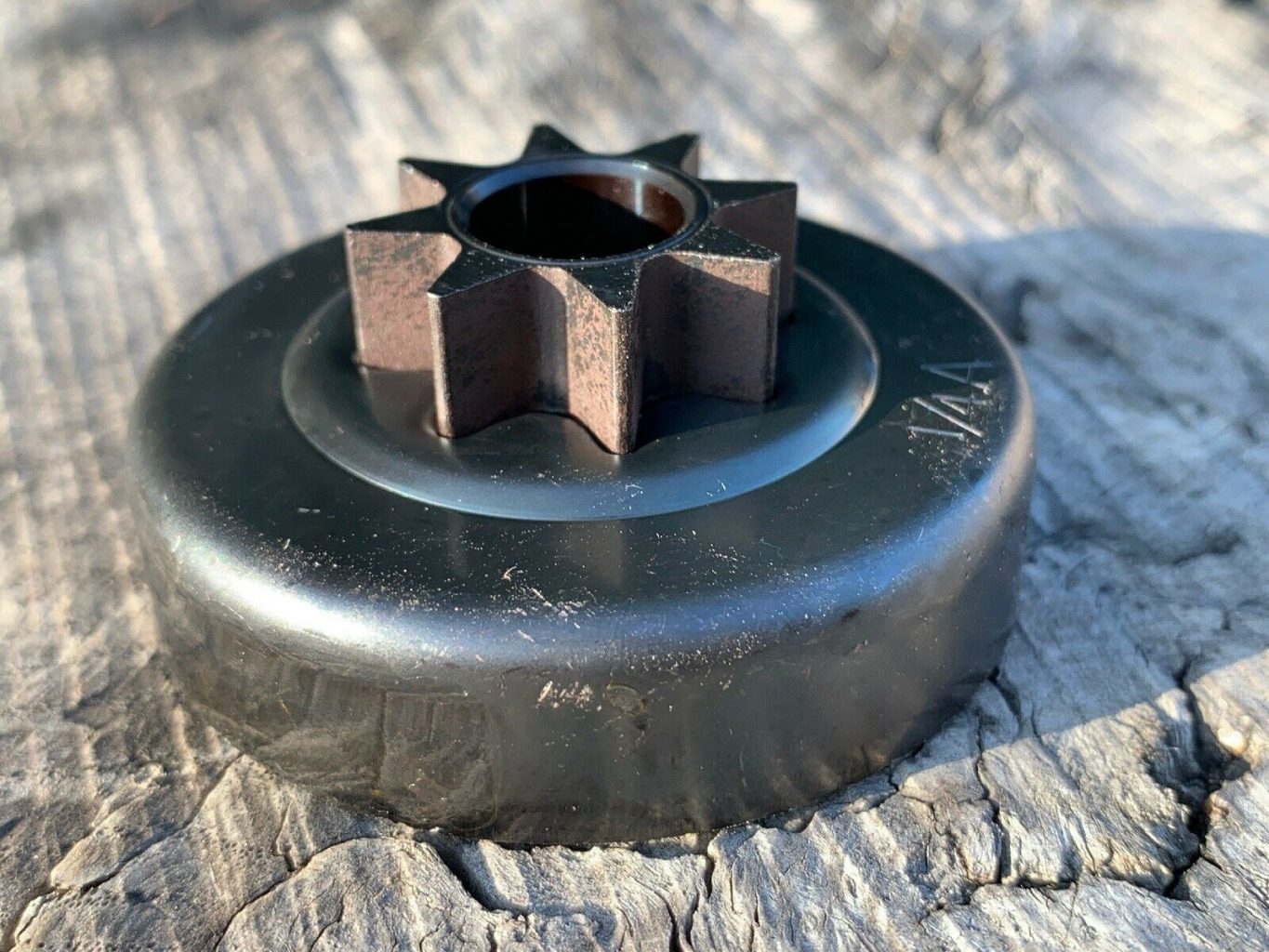 1/4 Drive Sprocket for the Echo saw that allows you to run 1/4 pitch chain.