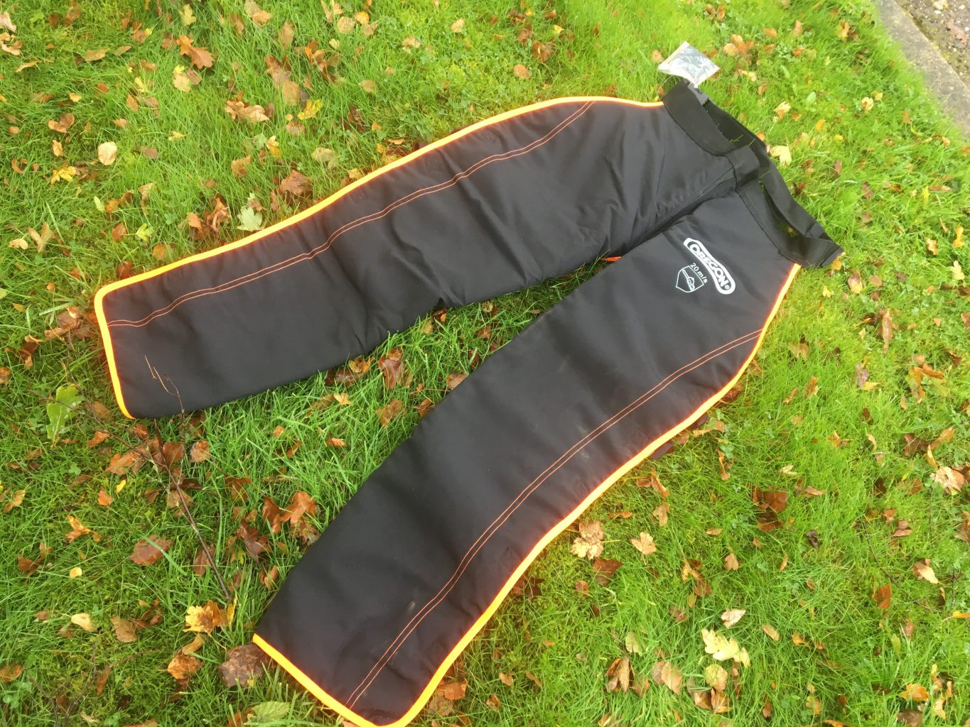 575780 Oregon Universal Chainsaw Milling Chaps Leg Protection for Chainsaw Milling